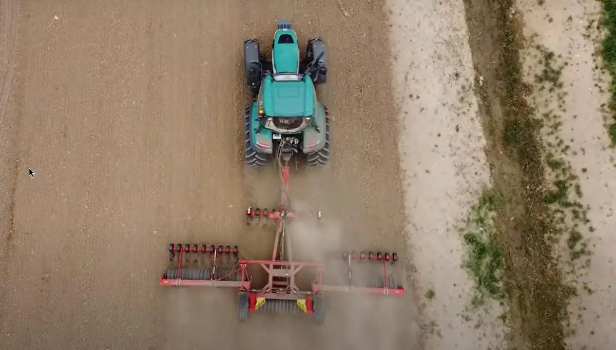 Ciągnik Arbos z agregatem Korbanek.pl